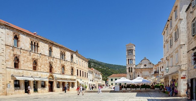 Plovite, šetajte i otkrijte skrivene puteljke i plaže!