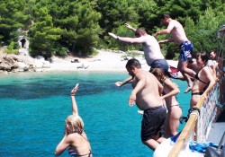 Bateau: Cruise & Trek guided holidays in Dalmatia – Croatia